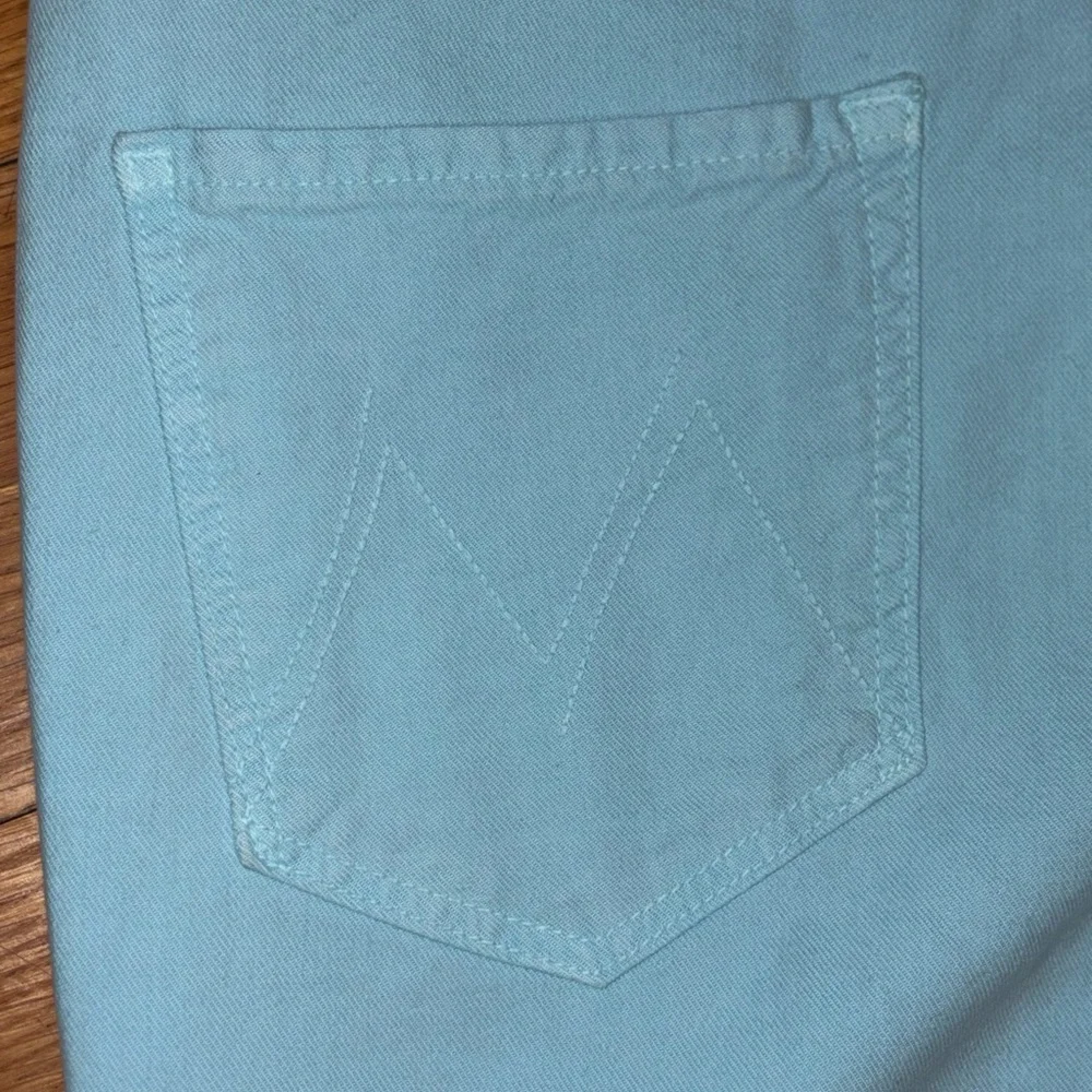 MOTHER The Insider Crop Step Fray in Sky Blue - Picture 9 of 13